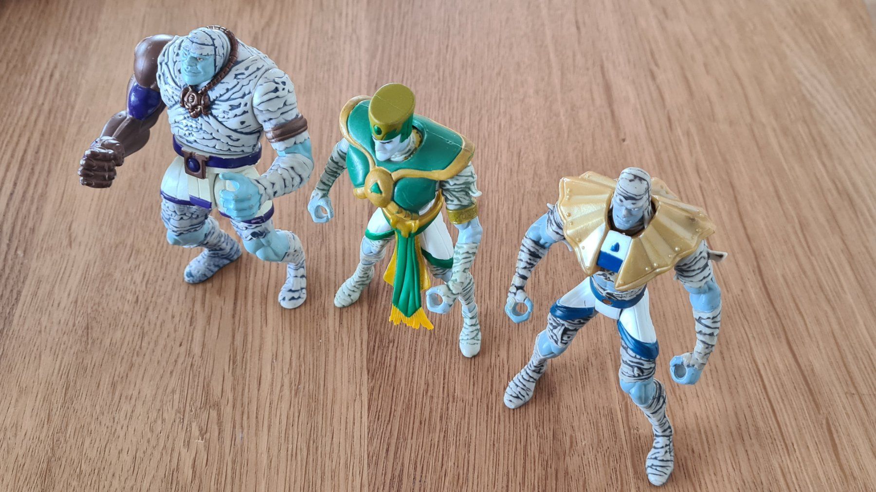 Hasbro Statuette: 3x Mummies Alive Hunter Action Figure Hasbro 1997 – Usato da Winterthur venduto da stufaphi