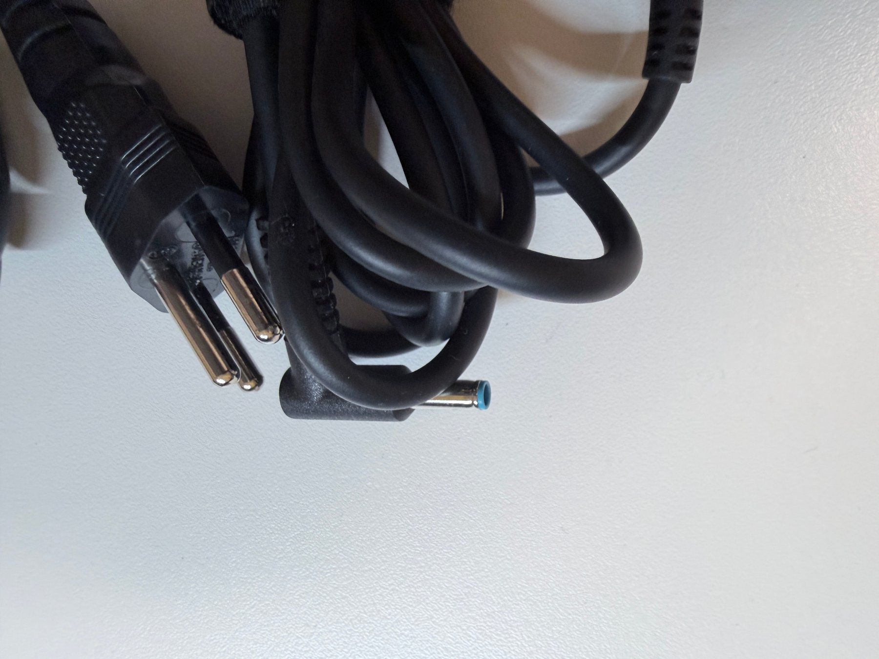 Hewlett Packard Ladegerät: Netzteil HP 65W neuwertig – Gebraucht aus Unterengstringen von hausraus 1