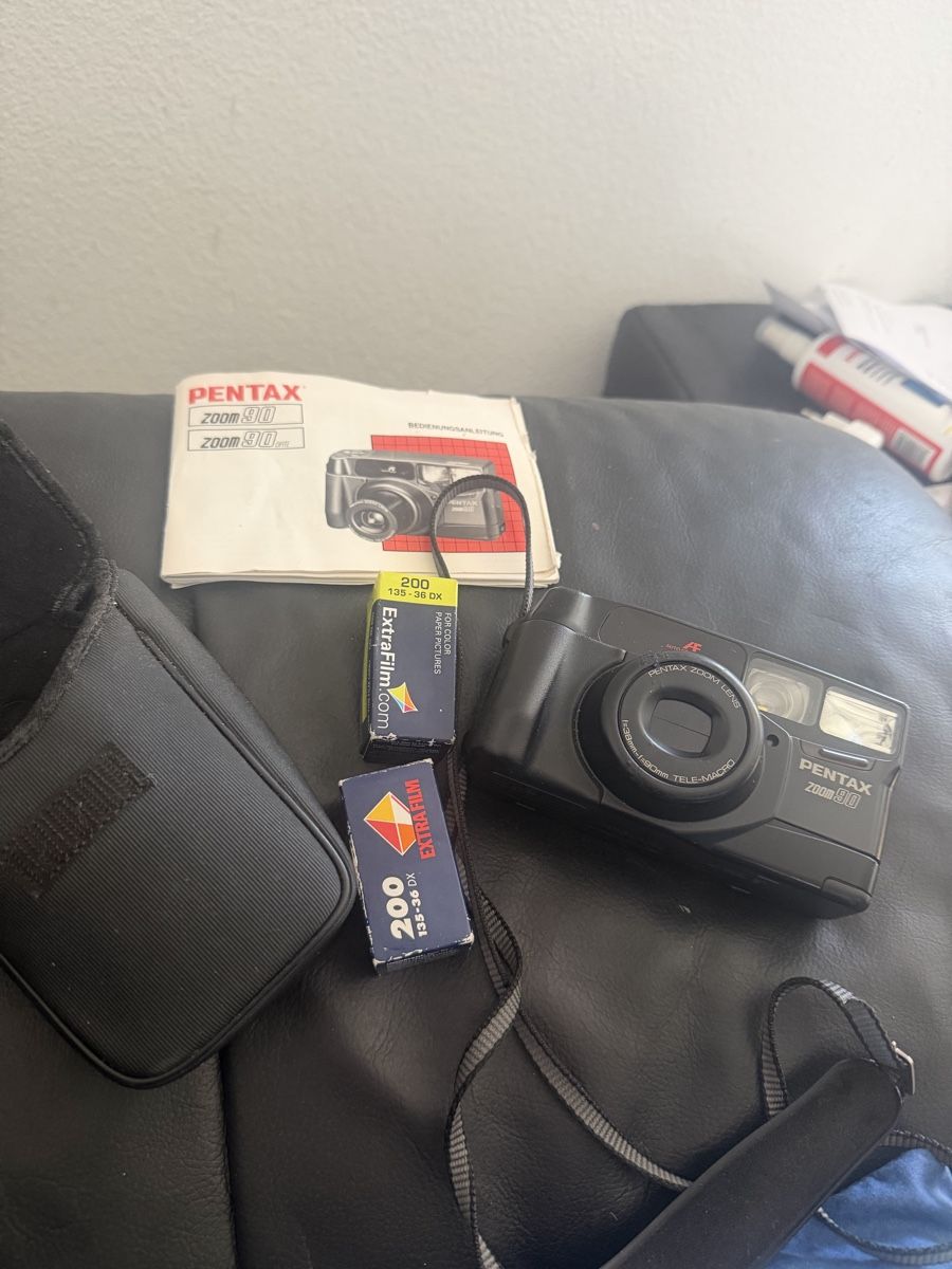 Pentax Fotocamera: Pentax Zoom 90 Kamera – Usato da Baden venduto da noli.r