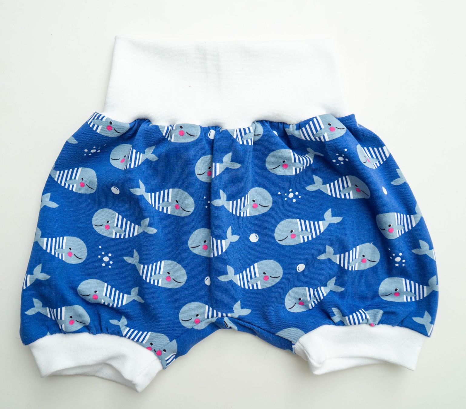 Pantaloni: Kurze Pumphose mit Wale Gr.74/80 - NEU – Nuovo e nell'imballaggio originale da Zürich venduto da sambaum