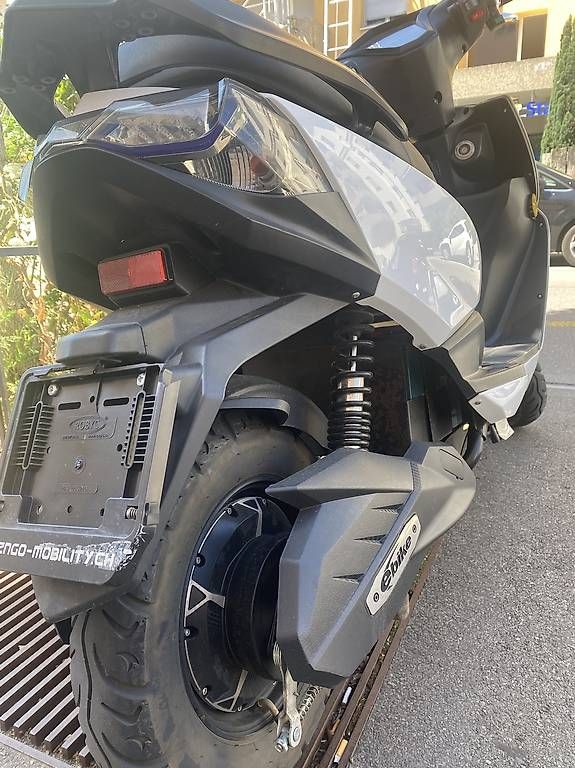 Veicoli elettrici: E-Roller Vengo Leo 45/kmh  – Usato da Zürich venduto da ER- 3