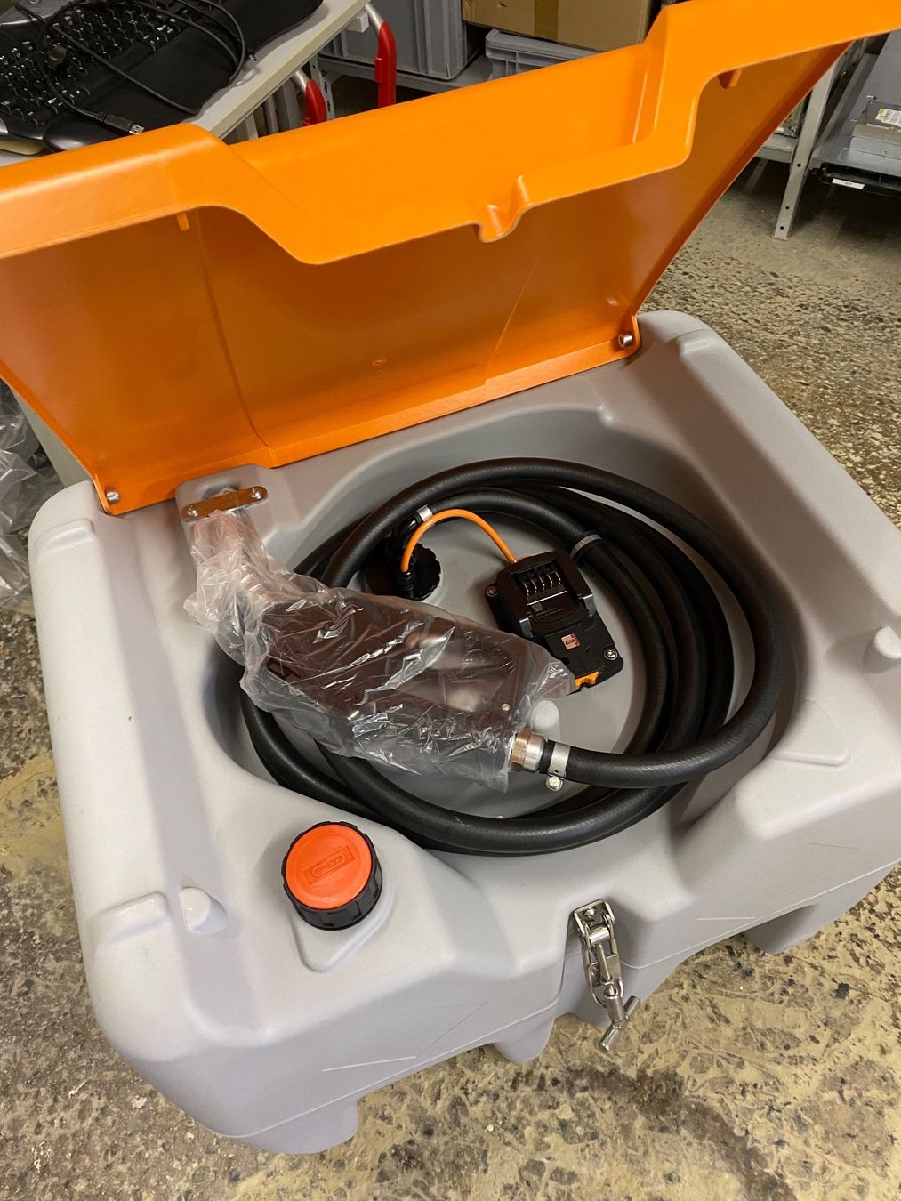 Altre raccolte & rarità: Mobile Tankstelle CEMO 210L – Nuovo (secondo la descrizione) da Rothrist venduto da ricoooh 1