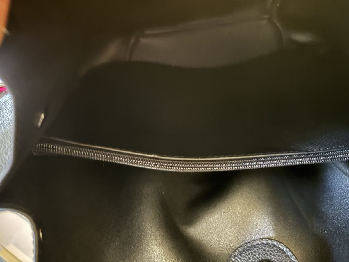 Guess Sacs femmes: Sac GUESS – Neuf (Voir description) à Porrentruy par Zamourette 2