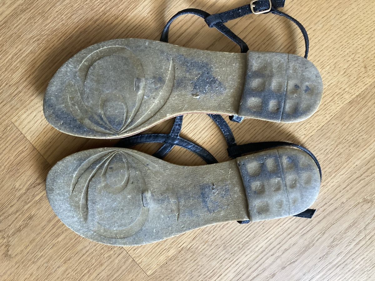 Damenschuhe: Flache Sandalen, Gr 39 – Gebraucht aus Winterthur von butterfly210 1