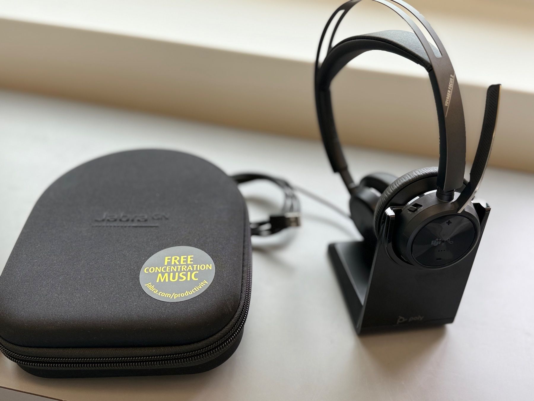 Cuffie: POLY Office Headset Voyager Focus 2 – Usato da St. Gallen venduto da FILTROX-IT 1
