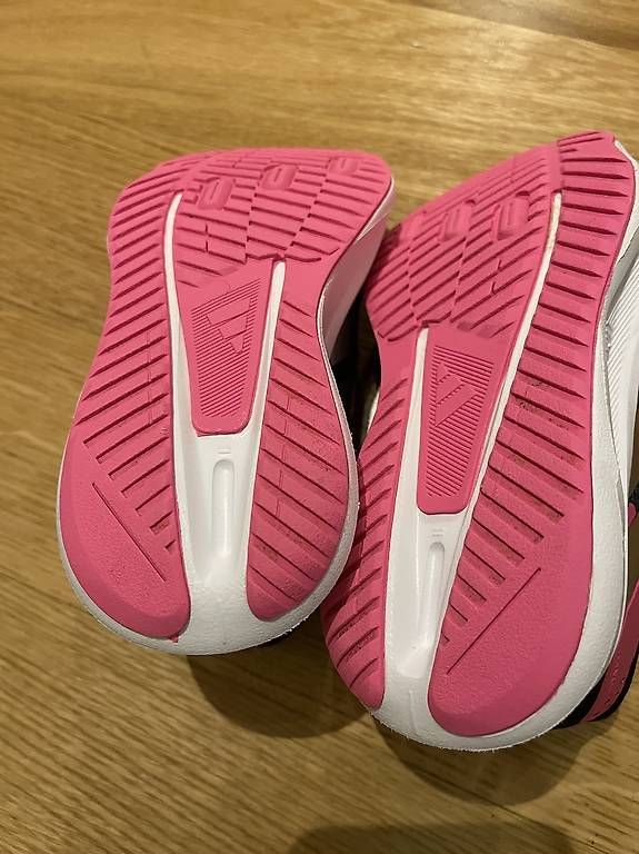 Scarpe per ragazzi: Adidas Duramo Kinder Sneaker Gr. 28 – Usato da Zürich venduto da vio_vv97 2