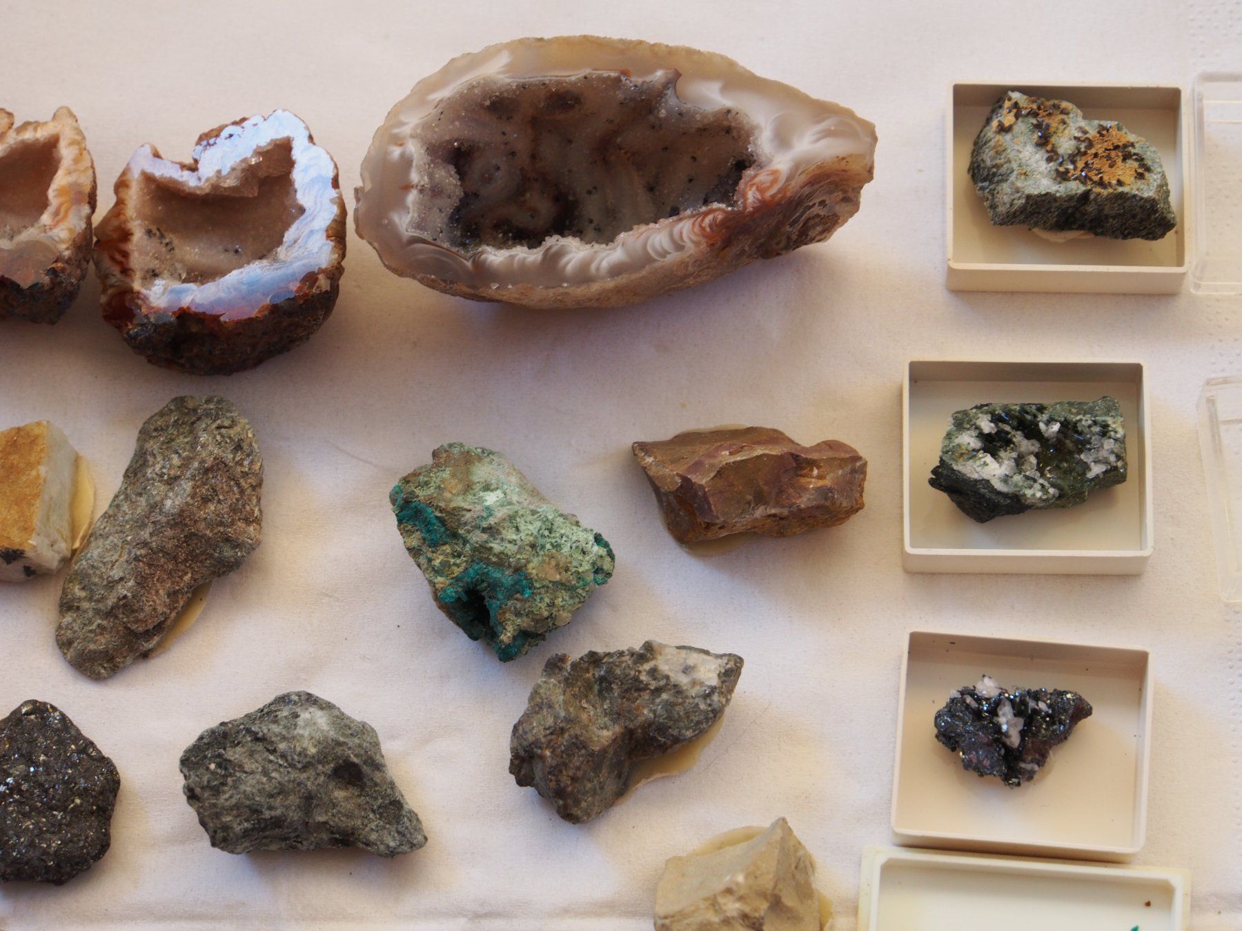 Minerali & Pietre curative: 12. lot de pierres diverses – Usato da Ovronnaz venduto da Etagne68 2