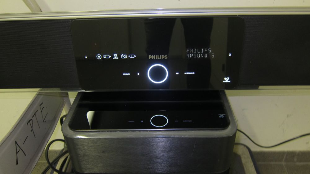Home Cinema: Philips Sound-Bar Home Entertainment-System  HTS8140/12 – Usato da Männedorf venduto da livesteam