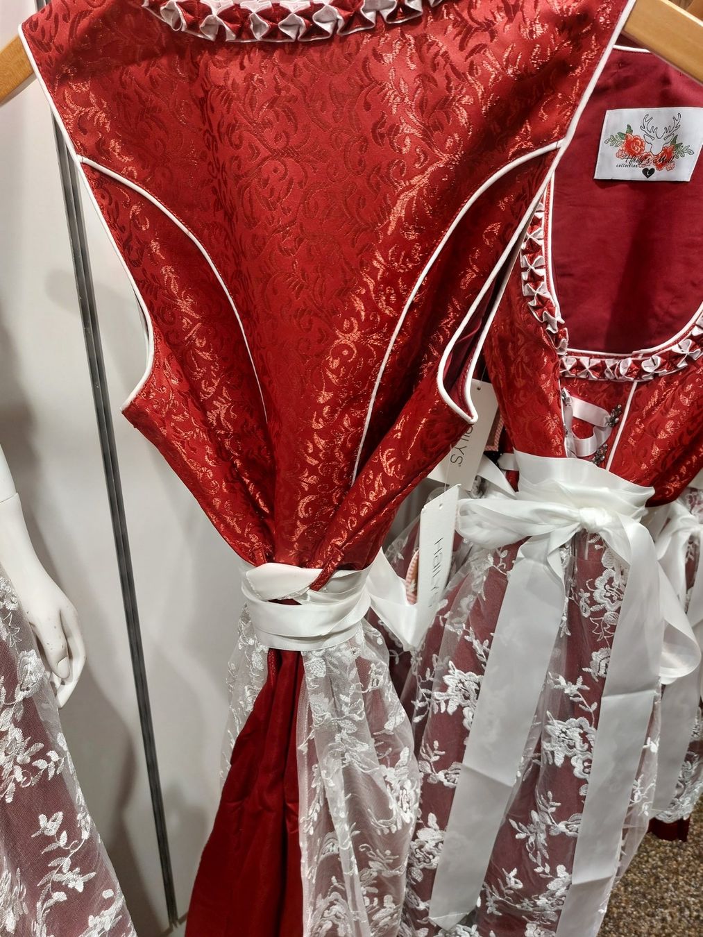 Kleider: Dirndl- neu, wunderschön – Neu und originalverpackt aus Bergdietikon von mpetrova01 1