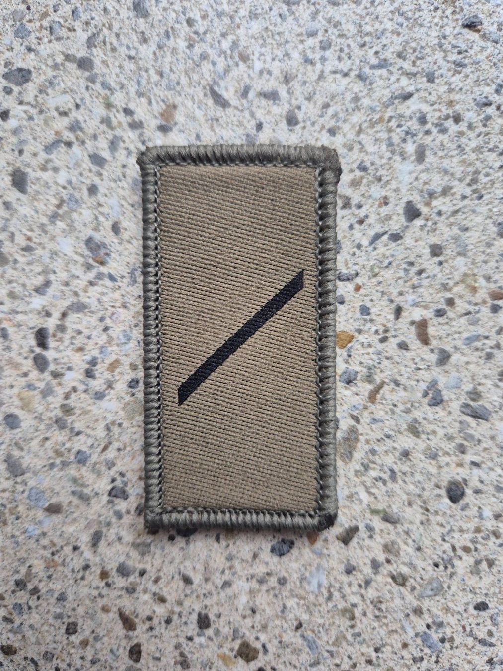 Schweizer Armee Placchette & Badge: *** Gradabzeichen Taz Soldat mit klett *** – Nuovo e nell'imballaggio originale da Riedholz venduto da fr_sIruP