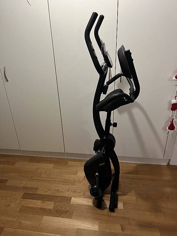 Decathlon Hometrainer: Ergometer Heimtrainer schwarz guter Zustand – Usato da Sachseln venduto da mos_r9rl 1