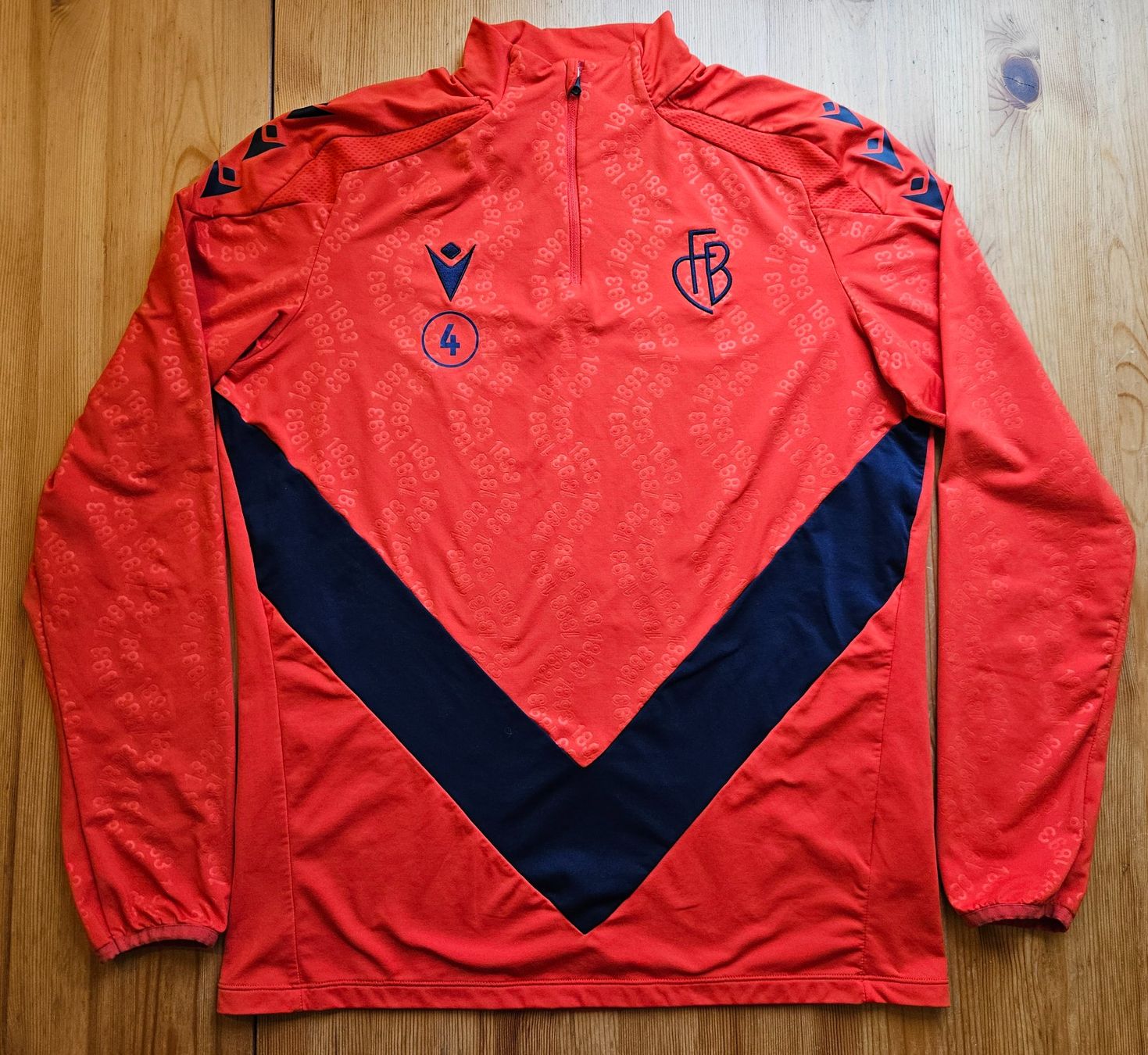 Canottiere & Pantaloni: FC Basel Trainingsoberteil Macron Grösse L FCB Jacke – Usato da Hägglingen venduto da United-Village-Trade