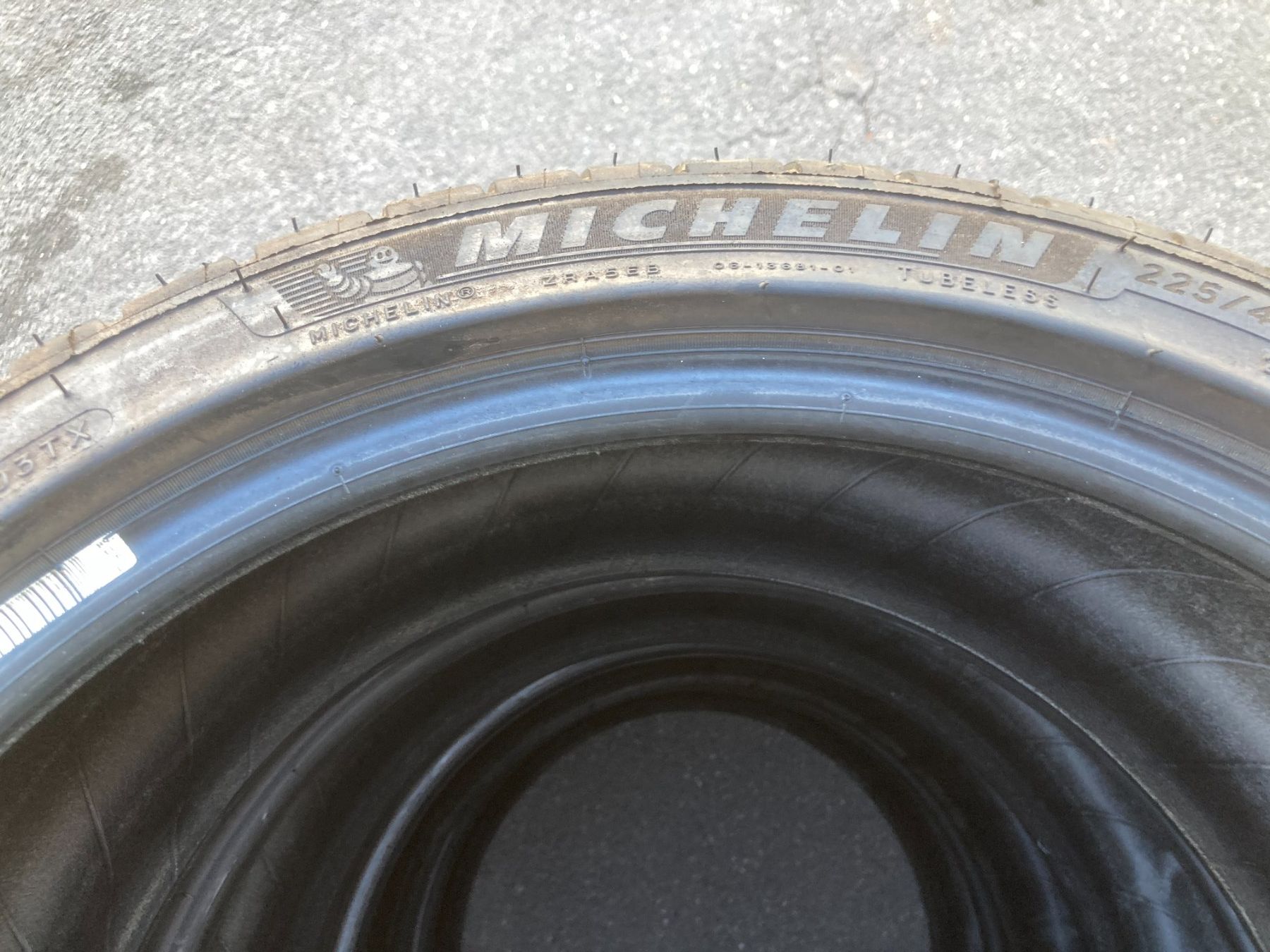 Michelin Pneumatici & Ruote complete: 225/40R18 Michelin Sommerpneu – Usato da Cham venduto da Cham6332 2
