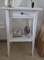 Hemnes Nachttisch, in gutem Zustand 
