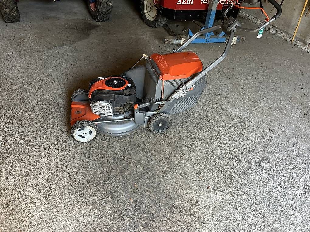 Husqvarna Tagliaerba: Husqvarna Rasenmäher – Usato da Kirchdorf BE venduto da burrimarkus86