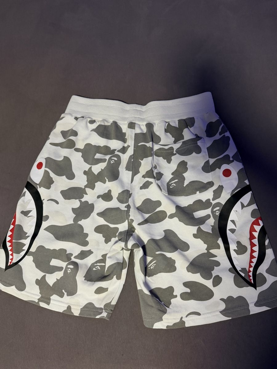 Pantaloni: Bape Shorts – Usato da Balzers venduto da mackfose 3