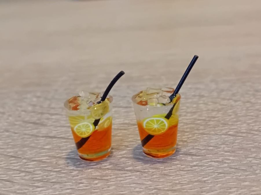 2× Eistee Drink, Puppenhaus, Setzkasten | Kaufen auf Ricardo