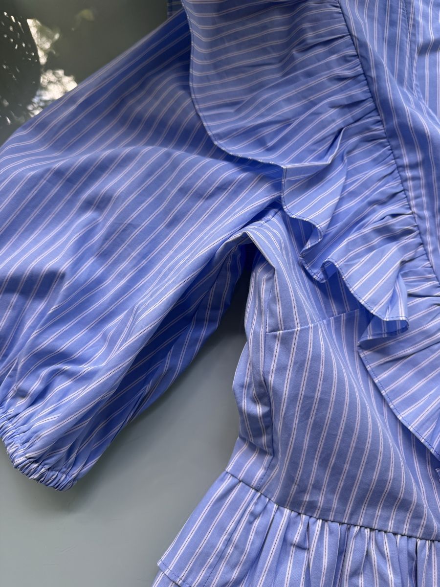 Camicette: Sommerliche Bluse mit Rüschen, Grösse M, gestreift – Usato da zürich venduto da Bailey17 2