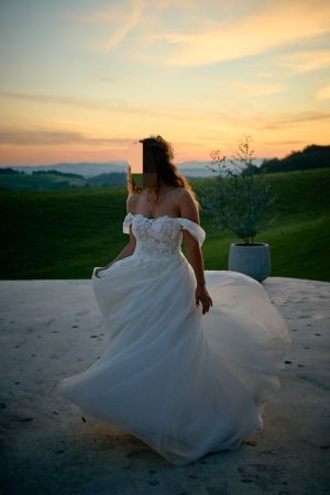 Brautkleid, A-Linie mit seperatem Unterrock (ohne Reif)