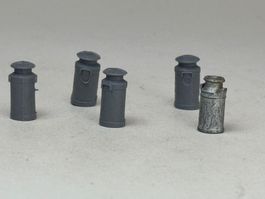 GB1- Merten Preiser ? Plastik und Metall Milchkannen