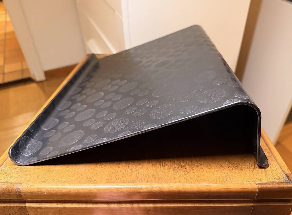 Racks & Cavalletti: Laptopständer IKEA BRÄDA – Usato da Muttenz venduto da kat_lav 1