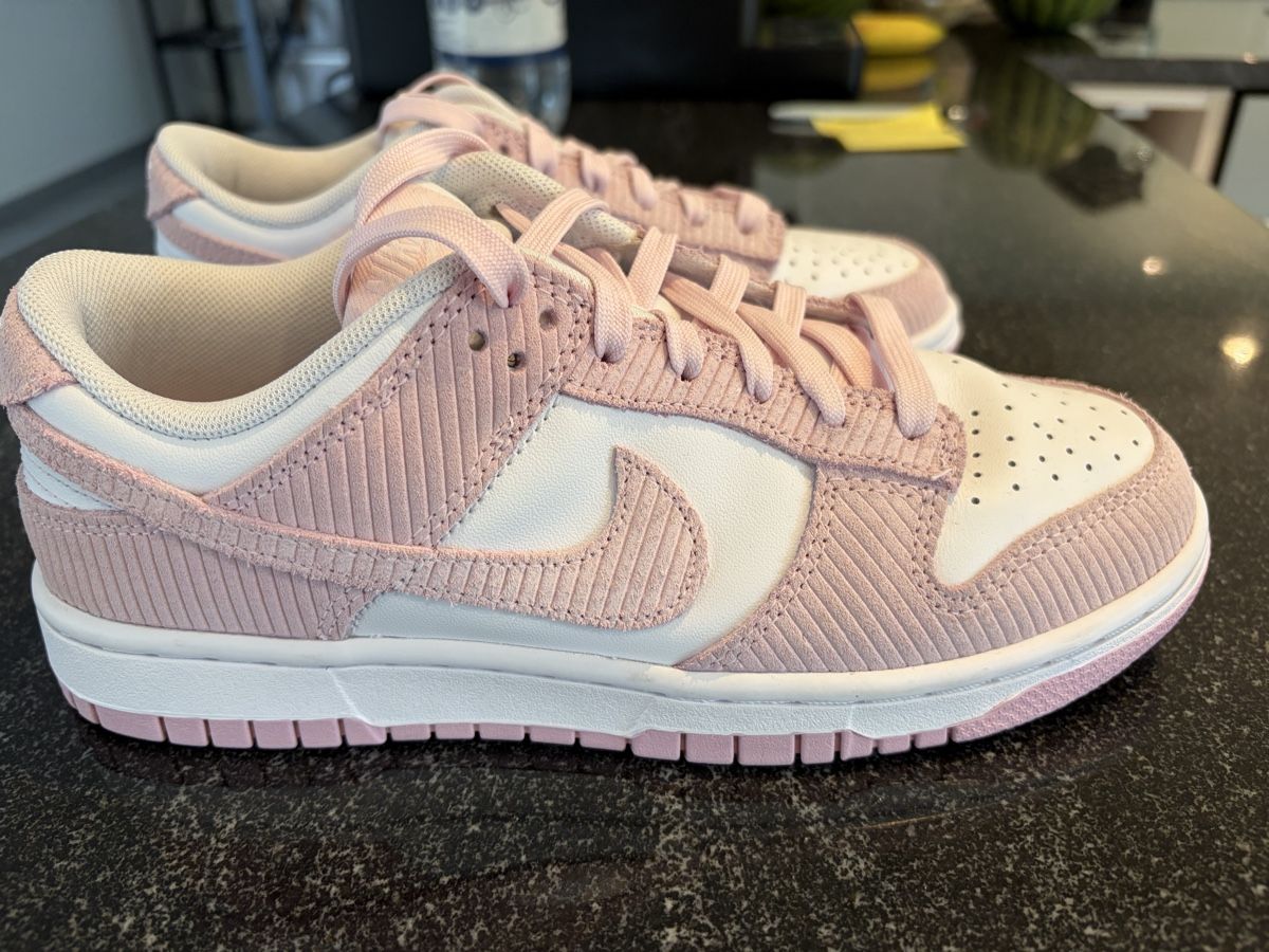 Nike Scarpe da donna: Nike dunk rose velours Sneaker 38.5 – Usato da Eglisau venduto da pebblebeach
