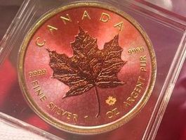 RARE Maple Leaf Silver 2023 1oz Red Mosaic