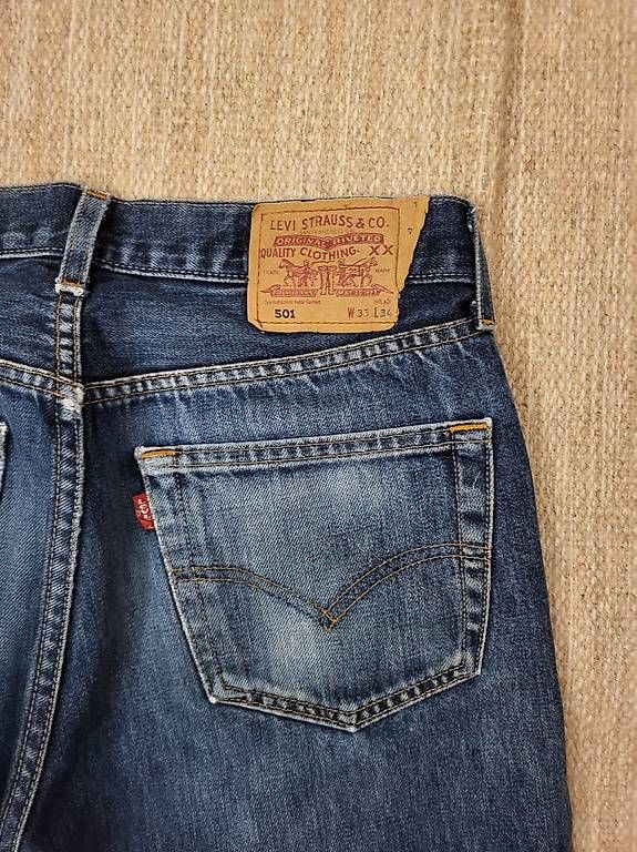 Jeans: Jean Levi's T33x34 – Usato da Lausanne venduto da imreloumaye