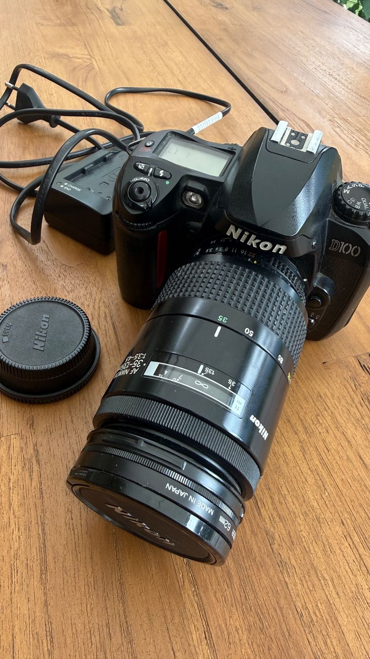 Nikon Kamera: Nikon D100 mit Nikkor AF 35-135 / 1:3.5-4.5 – Gebraucht aus Gersau von Whatafeeling