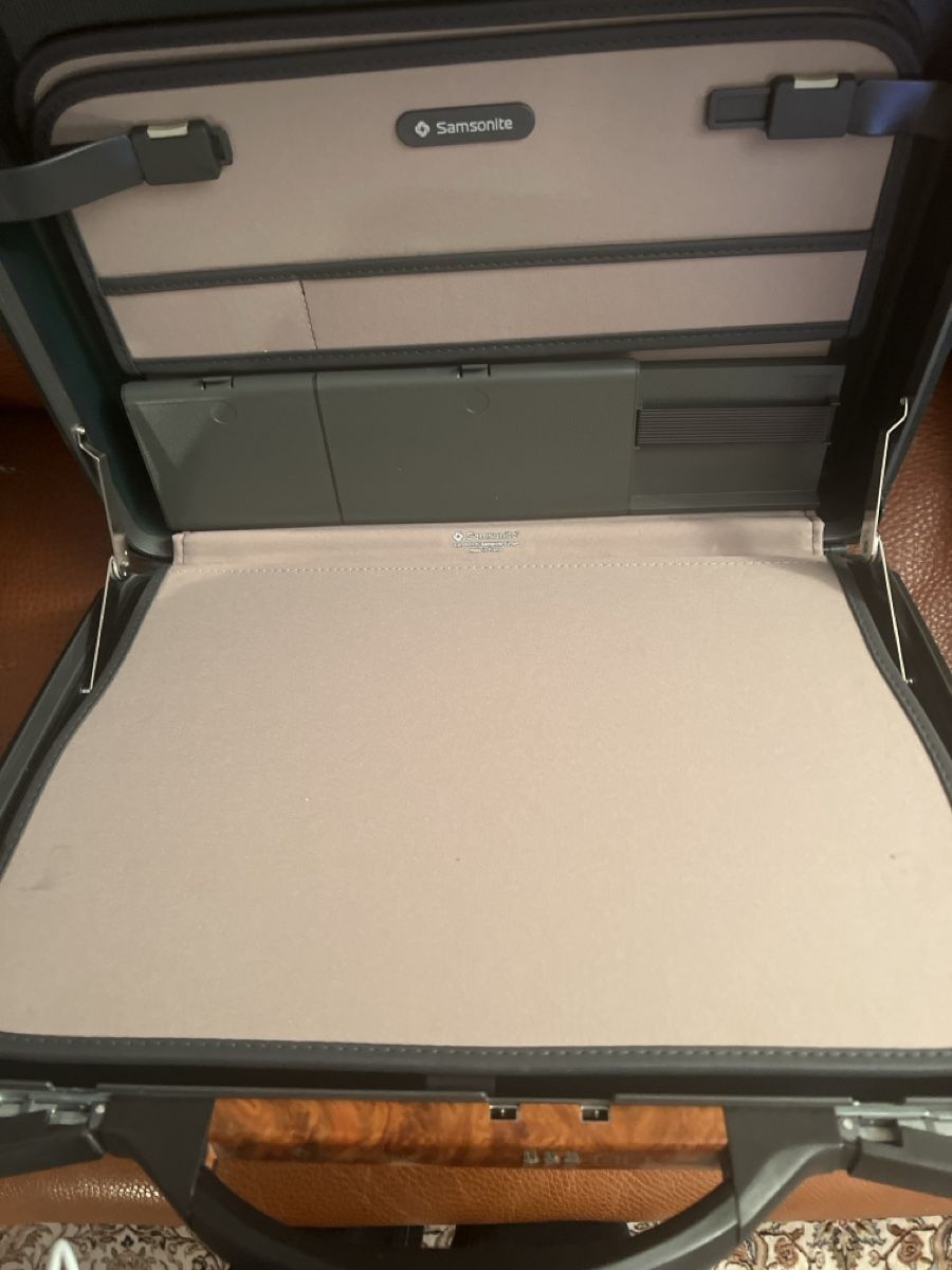 Samsonite Valigie: 1 mallette SAMSONITE presque neuve selon photos – Usato da Charmey (Gruyère) venduto da Rolando6 1