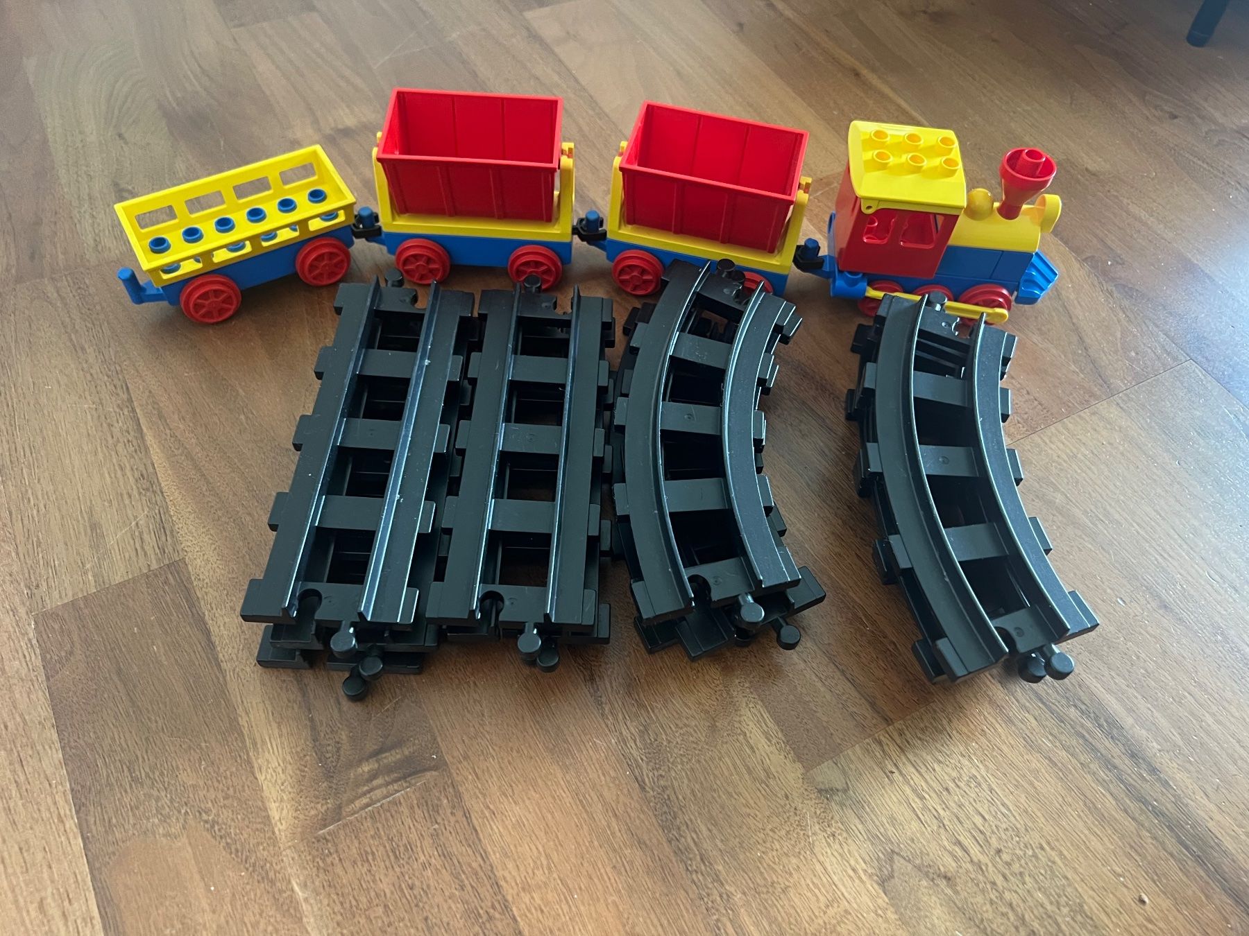 Lego Kit di costruzioni: Lego Duplo Eisenbahn Schienen Schwarz – Usato da Jona venduto da Sariksa 1