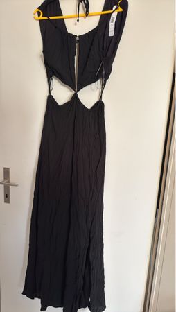 Schwarzes Sommerkleid mit Cut-Outs, Grösse M, Top Zustand