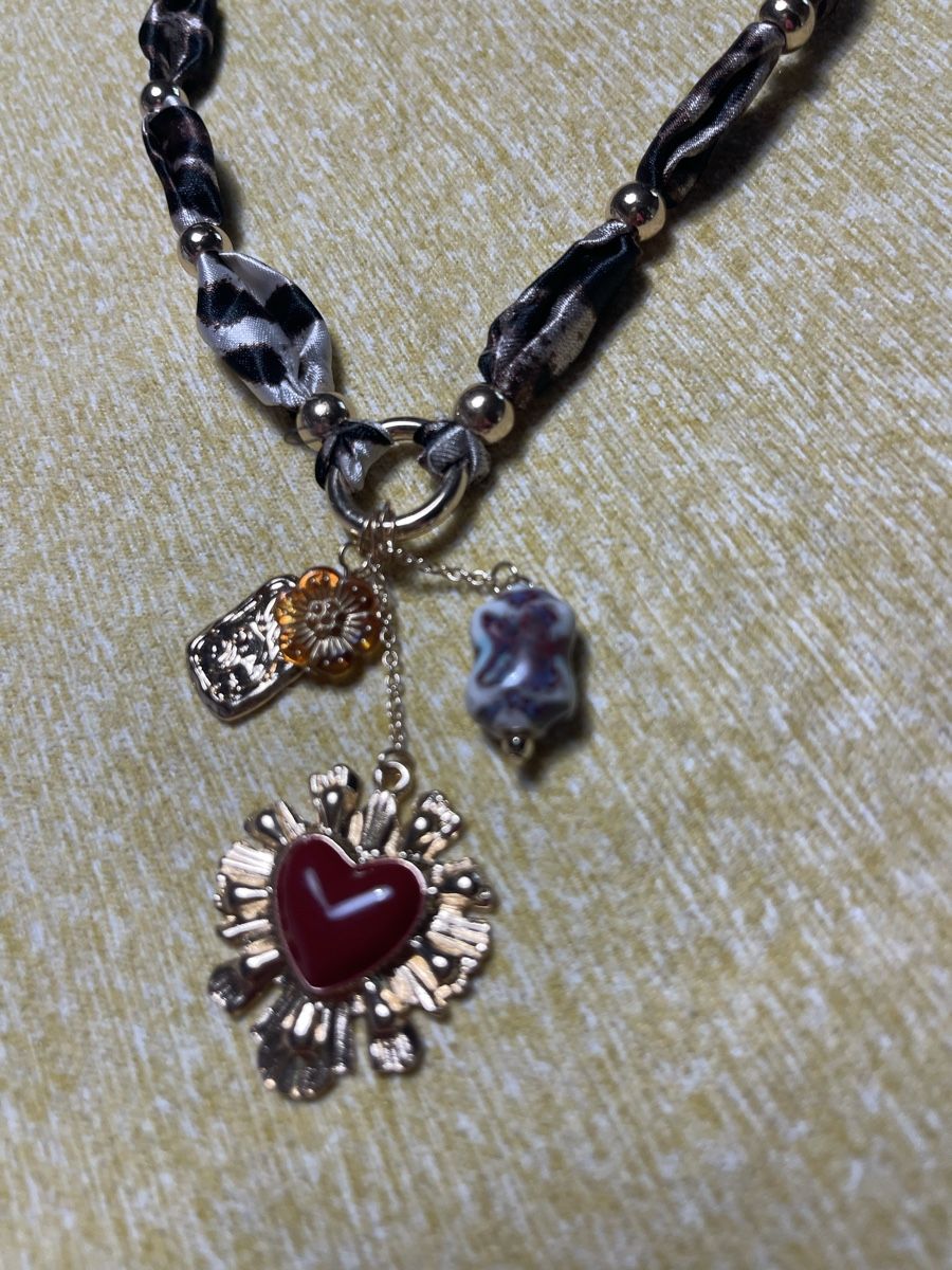 Catenine: Collana con pendente cuore rosso e ciondoli – Nuovo e nell'imballaggio originale da Gordevio venduto da LanaZimm 4