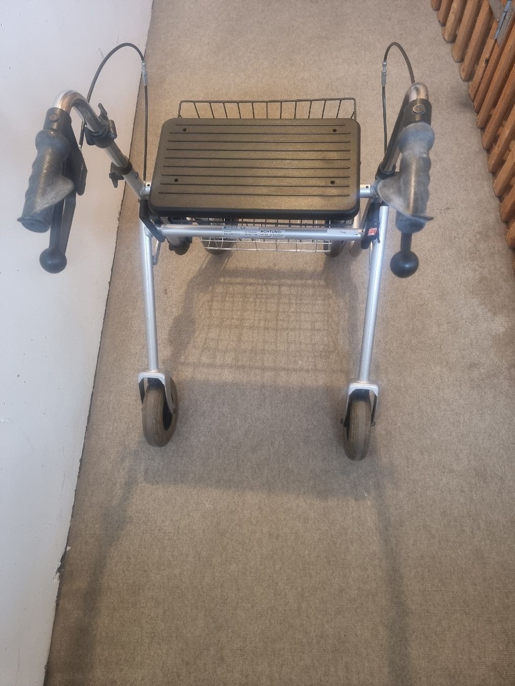 Gehhilfen: Dietz  Rollator, Masse Breite 46, Tiefe 70 – Neu (gemäss Beschreibung) aus Bern von ren_ch7l 1