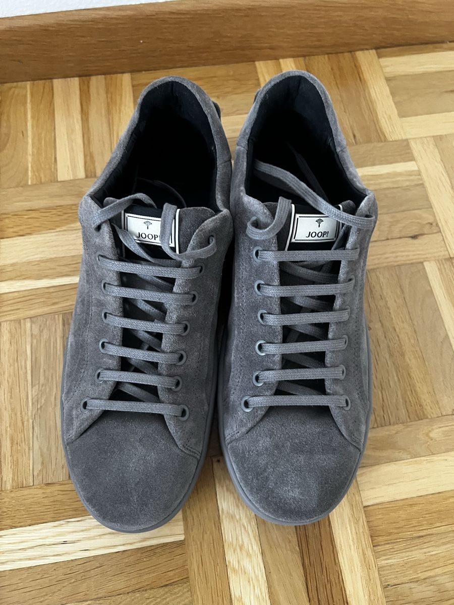 Joop Scarpe da uomo: Joop! Herren Sneaker, Graues Wildleder, Grösse 44 – Nuovo e nell'imballaggio originale da St.Gallen venduto da auditdi 2