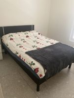 Letto con testiera imbottita 140x200 cm