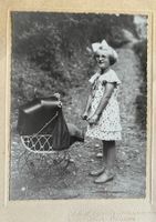 Antike Foto, Hasle-Rüegsau, Mädchen mit Kinderwagen