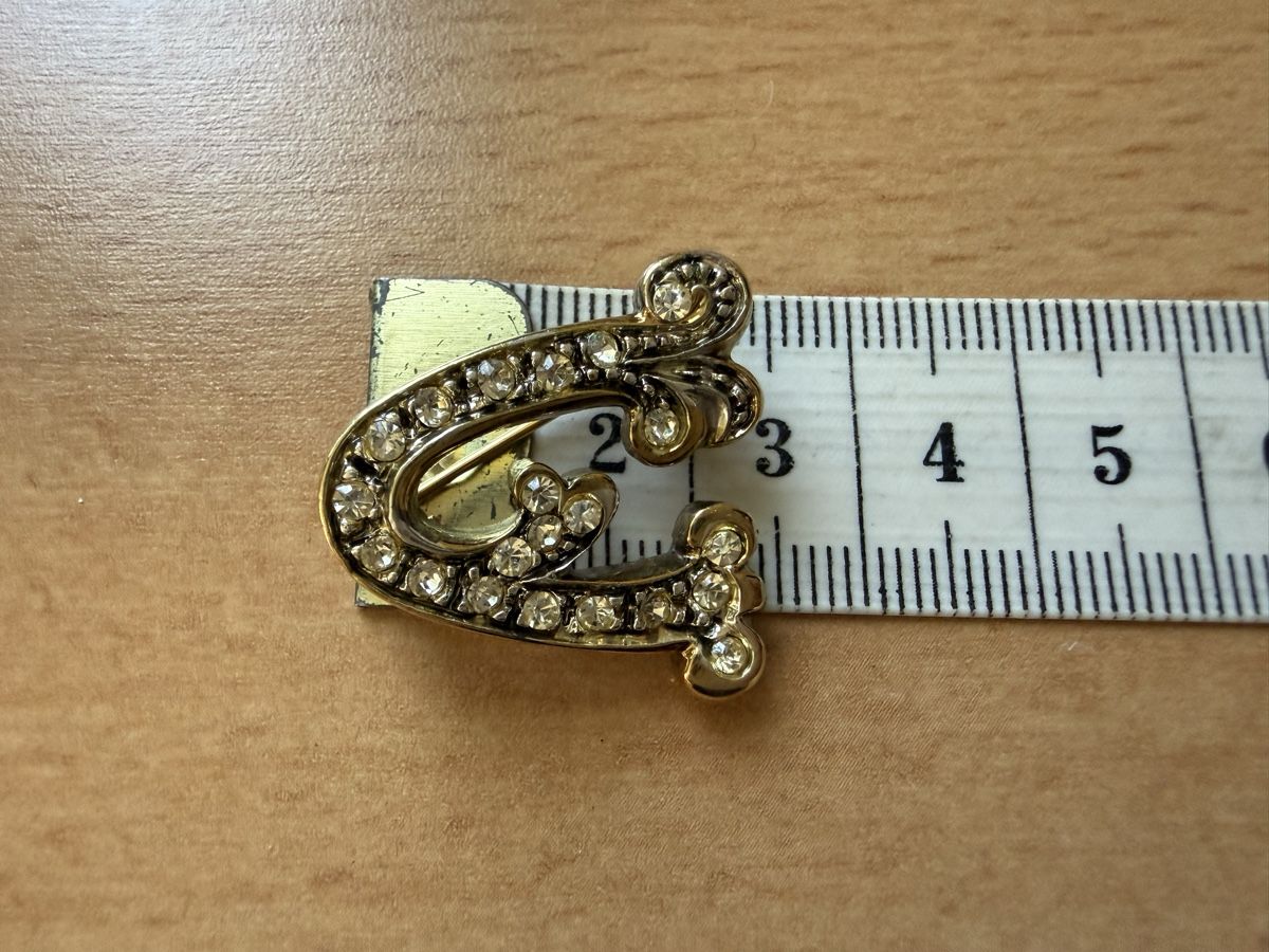 Broches & Aiguilles: Vintage-Brosche mit Initiale A goldfarben mit Strass. – Neuf (Voir description) à Lamone par LaCantinaMagica 3