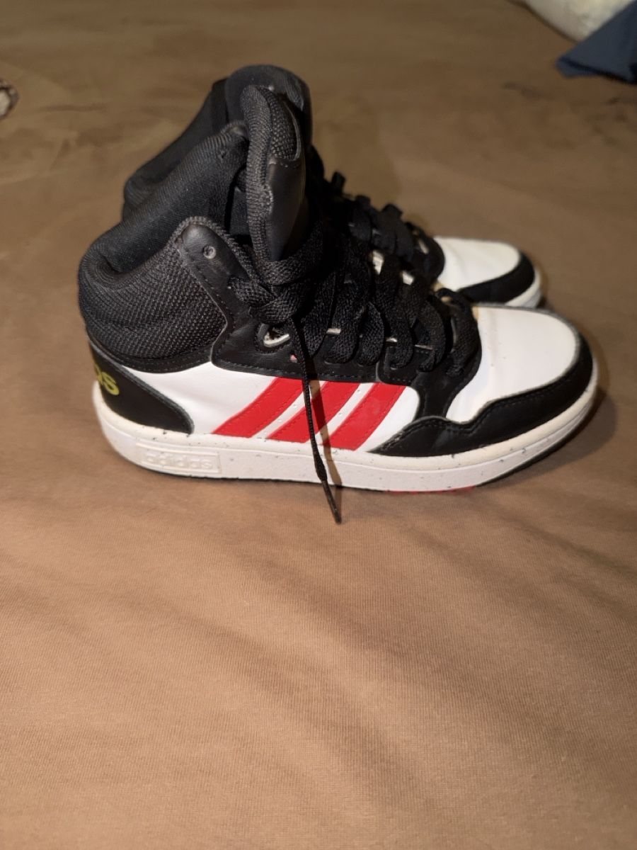 Adidas Scarpe per ragazzi: Adidas shoes – Usato da Sementina venduto da bru_vpp5 3