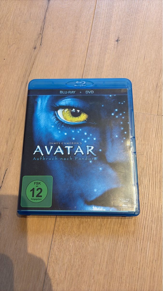 Tutti i DVDs: James Cameron's Avatar - Blu-ray & DVD Combo-Pack! Top! – Usato da Trachslau venduto da Tijneee
