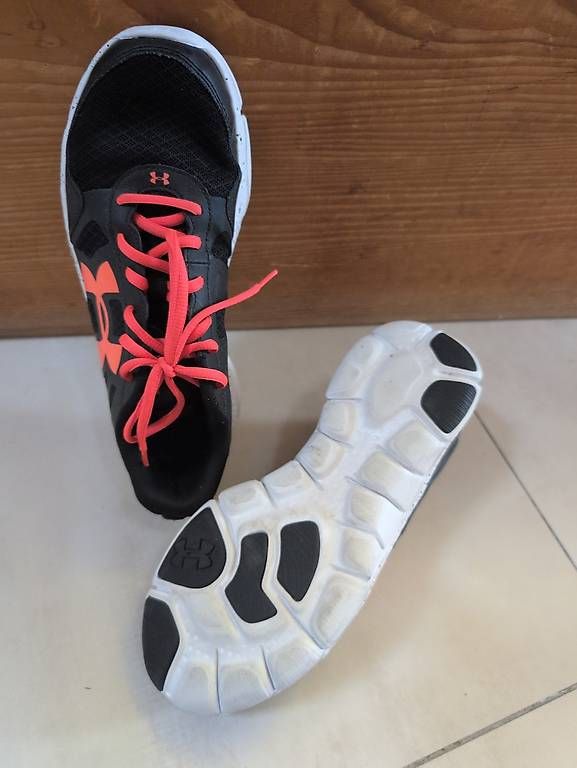 Under Armour Scarpe da uomo: Baskets Under Armour 40 – Usato da La Chaux-de-Fonds venduto da Mcleonita 2