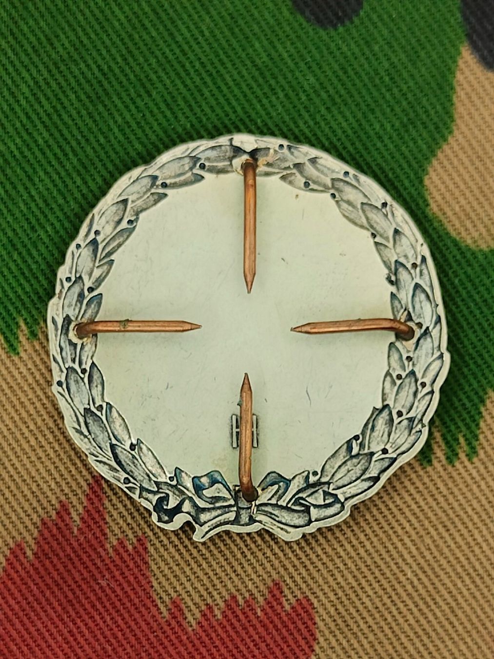 Schweizer Armee Plaketten & Abzeichen:  Brusttaschenanhänger Emblem Infanterist – Gebraucht aus Bauma von SwissMilitaria 1