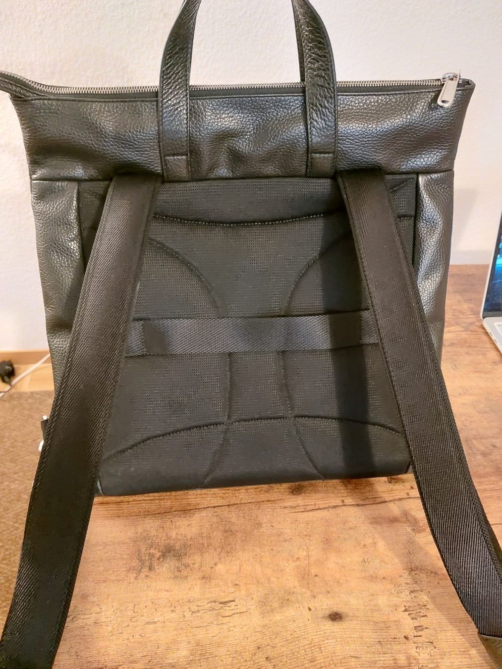 Mandarina Duck Zaini: Daypack Mellow Urban Backpack MWT03 – Usato da Bern venduto da sancagoal 2