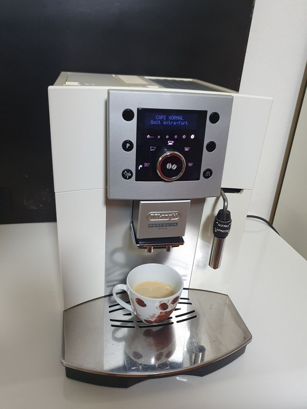De'Longhi Macchine per caffè & Macchine per espresso: Machine à café De 'Longhi Perfectif Plus, bon état. – Usato da St-Maurice venduto da Giusy.74 4