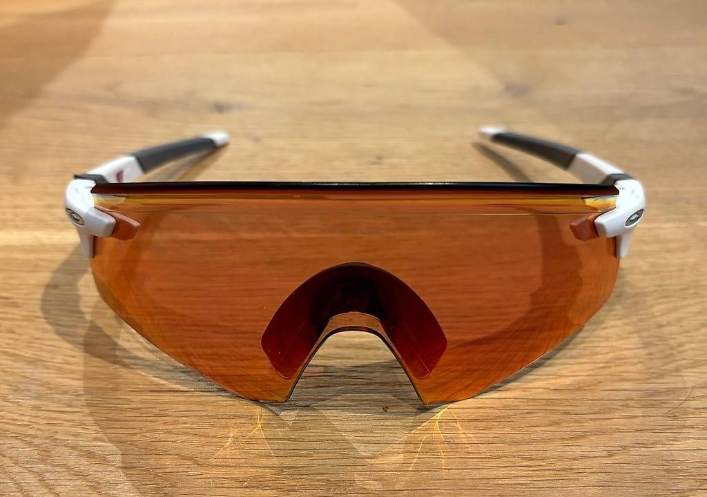 Oakley Occhiali & Lenti: Oakley Encoder Weiss mit Prizm Trail Torch – Usato da Schwarzenburg venduto da Arsenalchamp