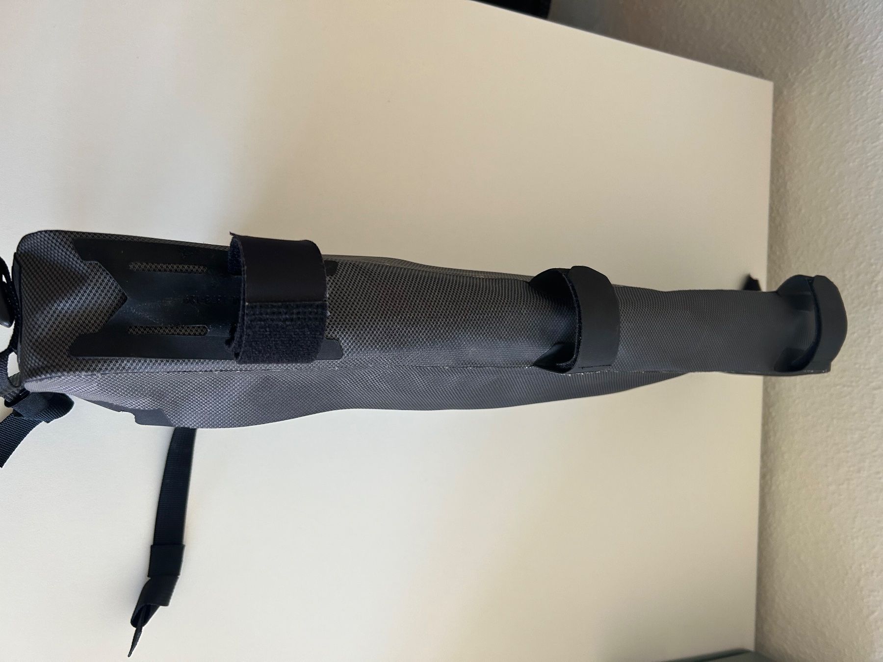 Apidura Borse: Apidura Expedition Frame Pack (5.3L) – Usato da Bern venduto da CarolineSey 4