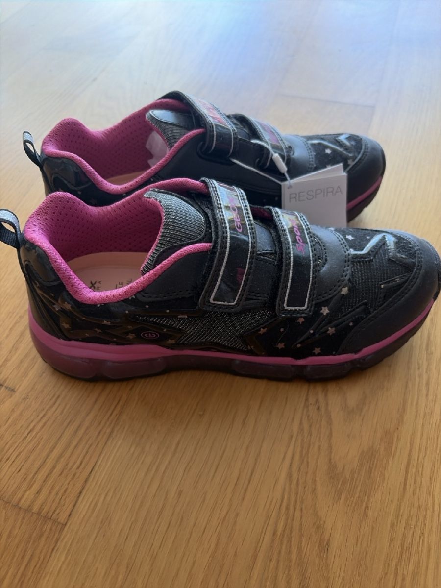 Geox Scarpe per ragazze: Geox gr.36 – Nuovo (secondo la descrizione) da Andhausen venduto da bgy_y6xl 3