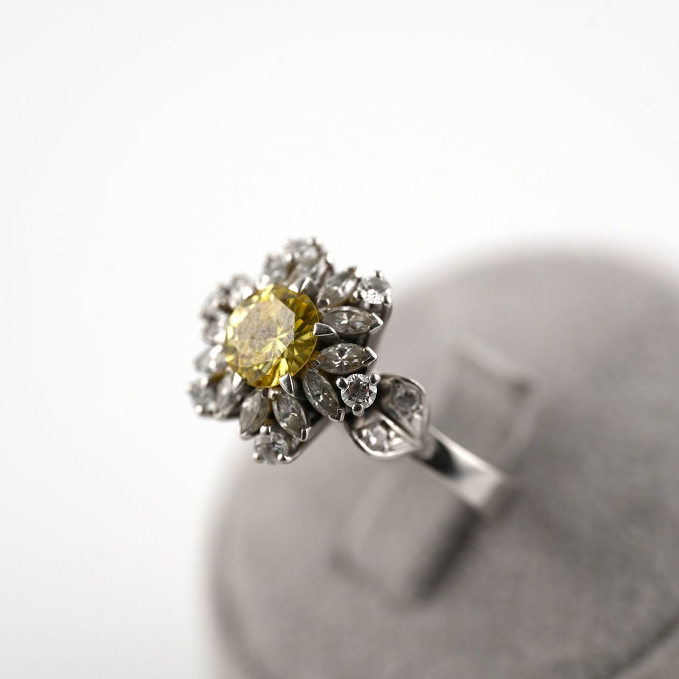 Anelli: Weissgoldring mit Diamanten – Usato da Basel venduto da Vip24 1