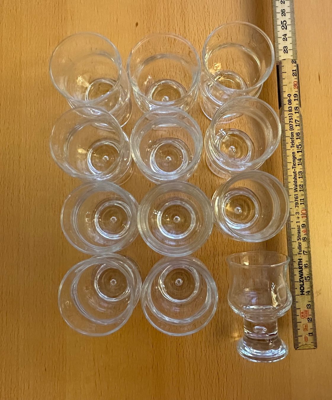 Gläser: 12 Schnapsgläser mit origineller Blase im Stil – Neu (gemäss Beschreibung) aus Wallbach von 10merlin