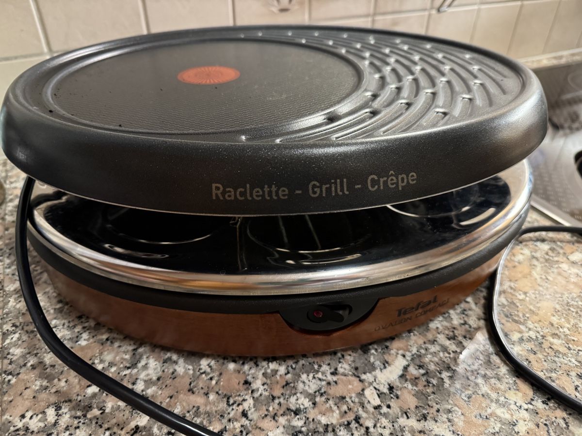 Grills: Raclette Grill Crêpes Gerät elektrisch – Gebraucht aus Basel von sch_9g6x